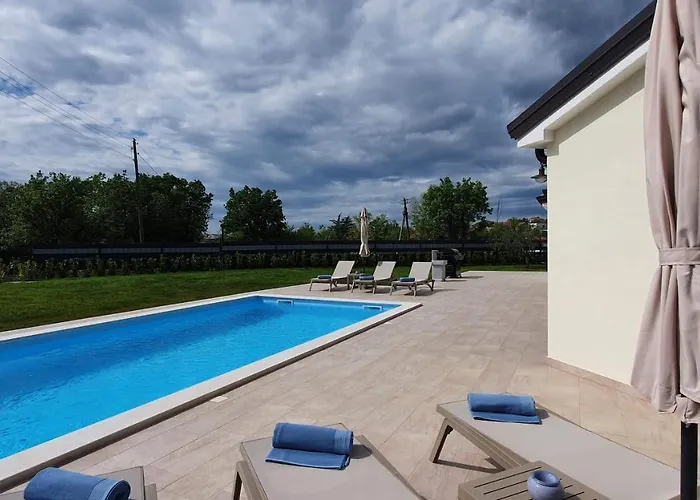 La Graziosa Vila Kastel