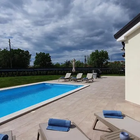 La Graziosa فيلة Kaštel