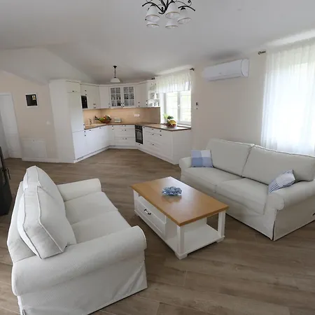 La Graziosa فيلة