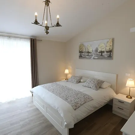 别墅 La Graziosa Kaštel